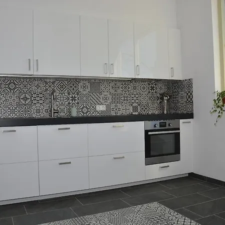 70m2 With Private Garden And Free Parking 아파트 *